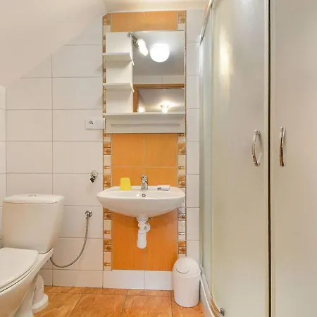 Aleksander Homestay