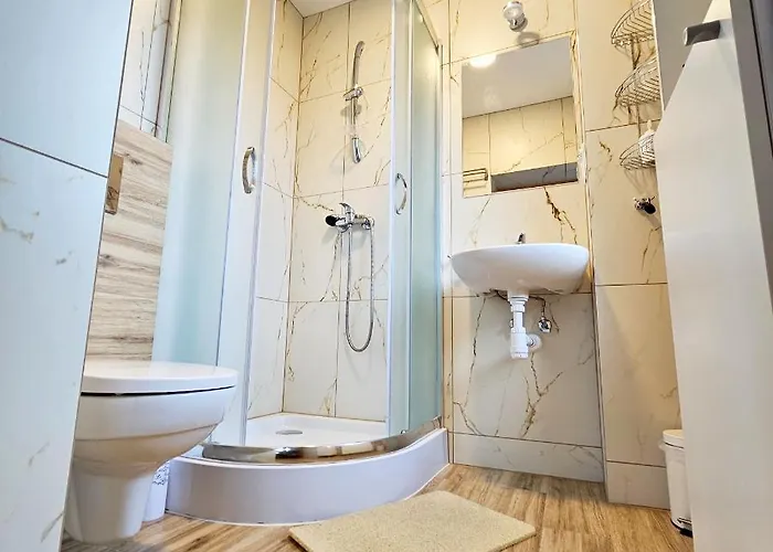 Aleksander 홈스테이 슈차이르크